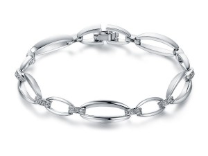 Verknüpftes ovales Armband aus Sterlingsilber